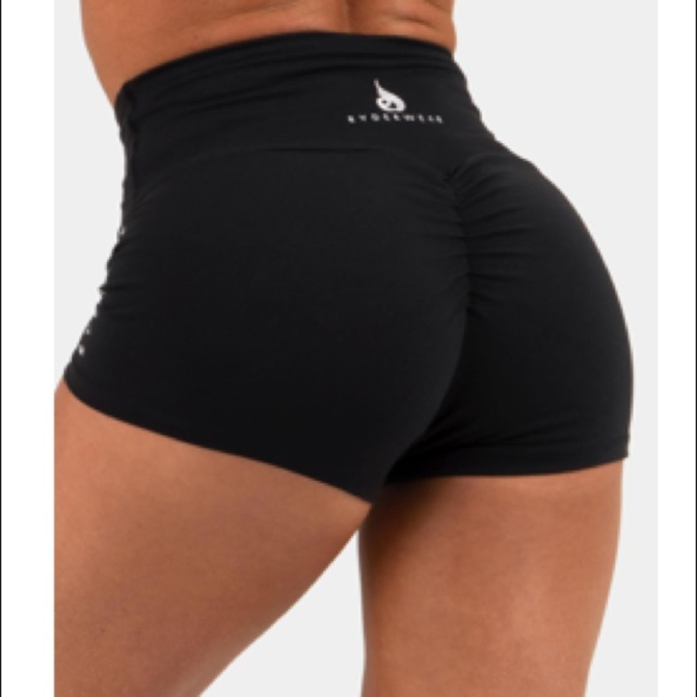 NWOT Ryderwear Scrunch Bum Shirts in Black size Medium